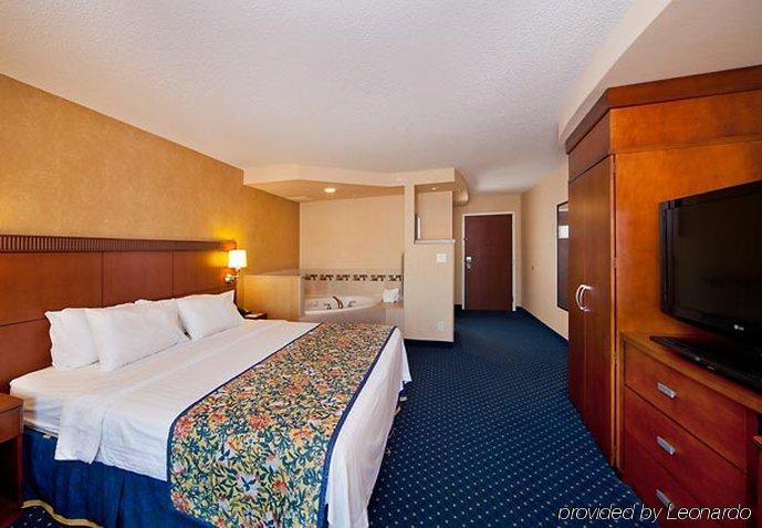 Courtyard By Marriott Fort Smith Downtown Стая снимка