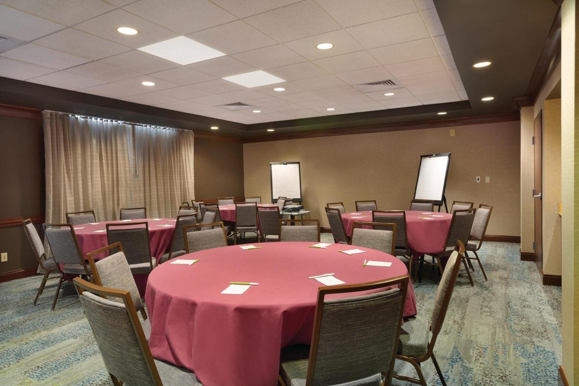 Courtyard By Marriott Fort Smith Downtown Екстериор снимка