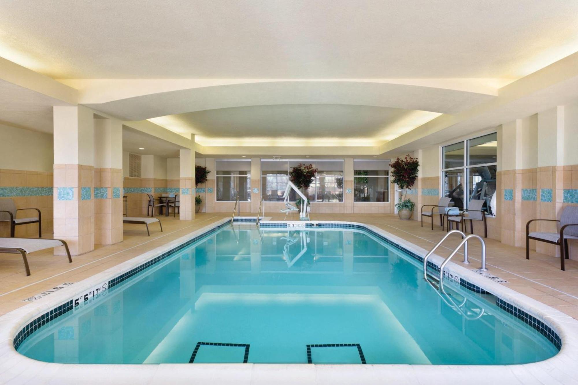 Courtyard By Marriott Fort Smith Downtown Екстериор снимка