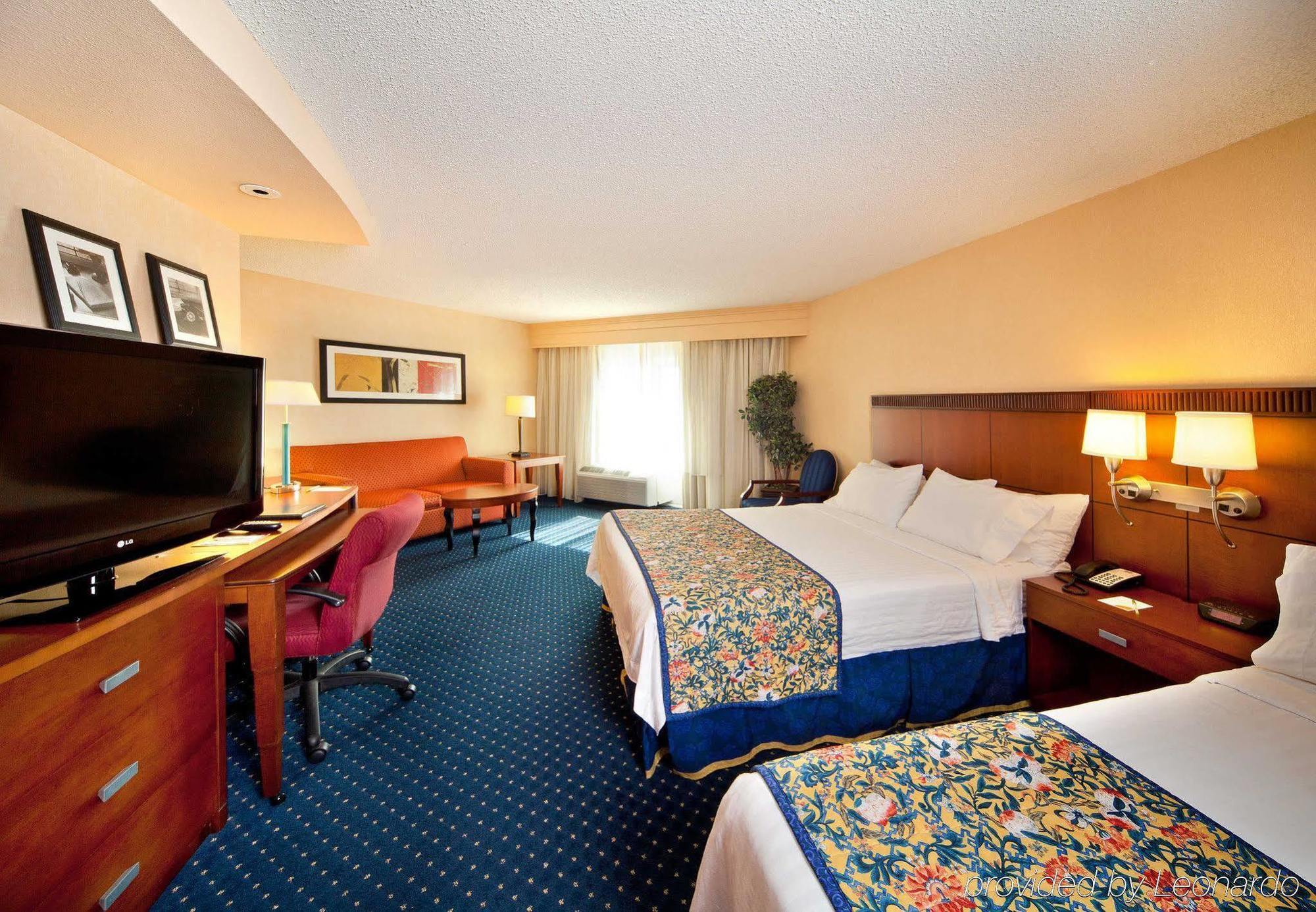 Courtyard By Marriott Fort Smith Downtown Екстериор снимка