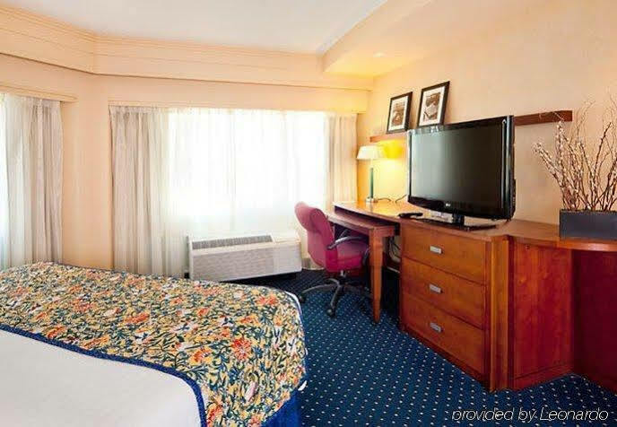Courtyard By Marriott Fort Smith Downtown Екстериор снимка